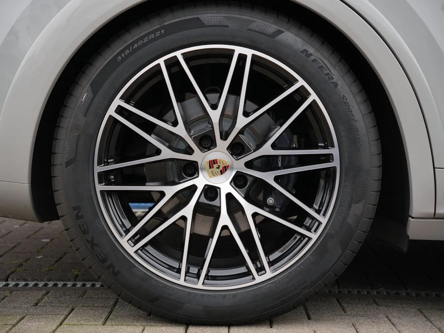 E-Hybrid Coupé SPORTDESIGN-PAKET-INNODRIVE-BOSE