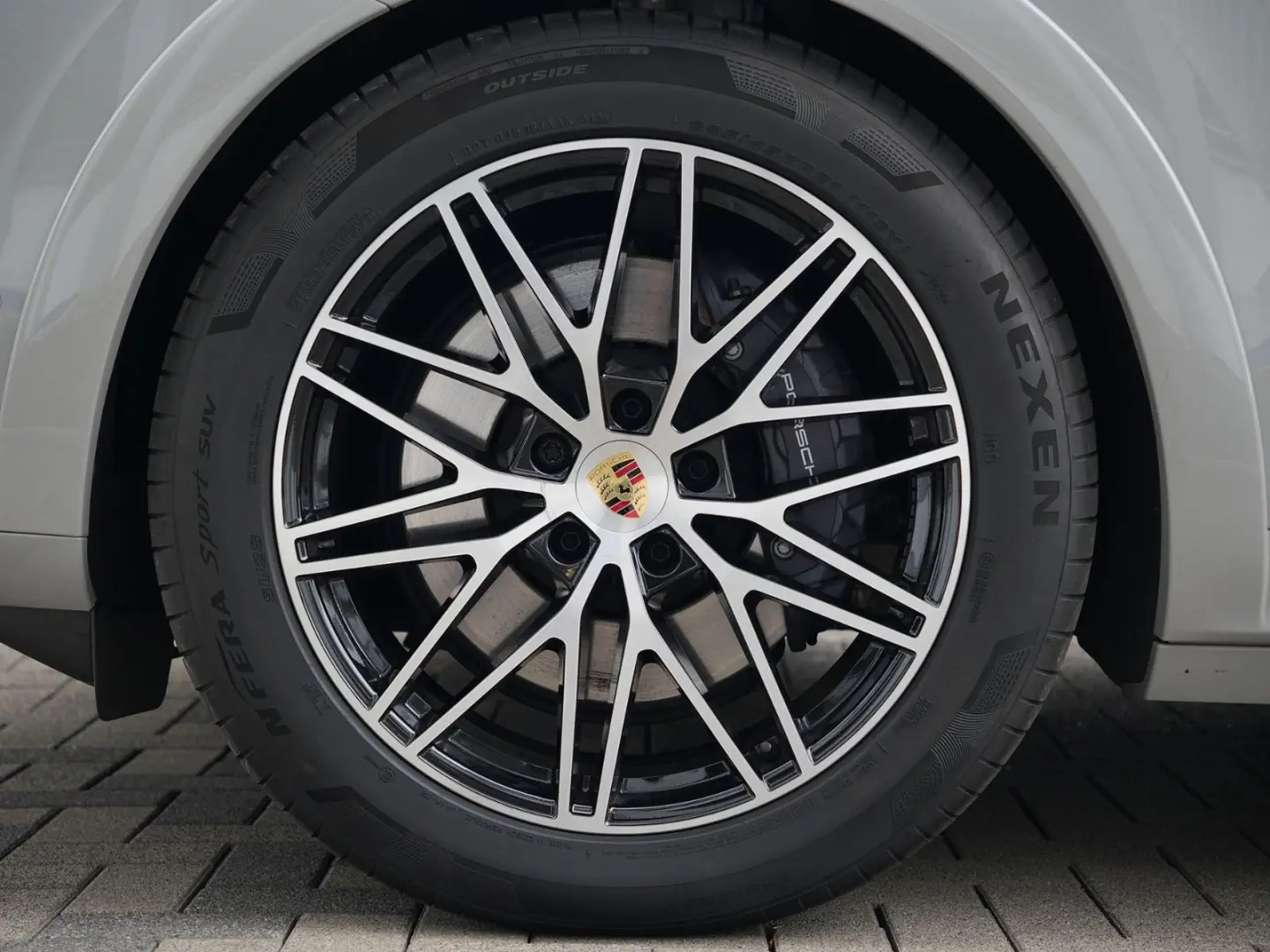 E-Hybrid Coupé SPORTDESIGN-PAKET-INNODRIVE-BOSE