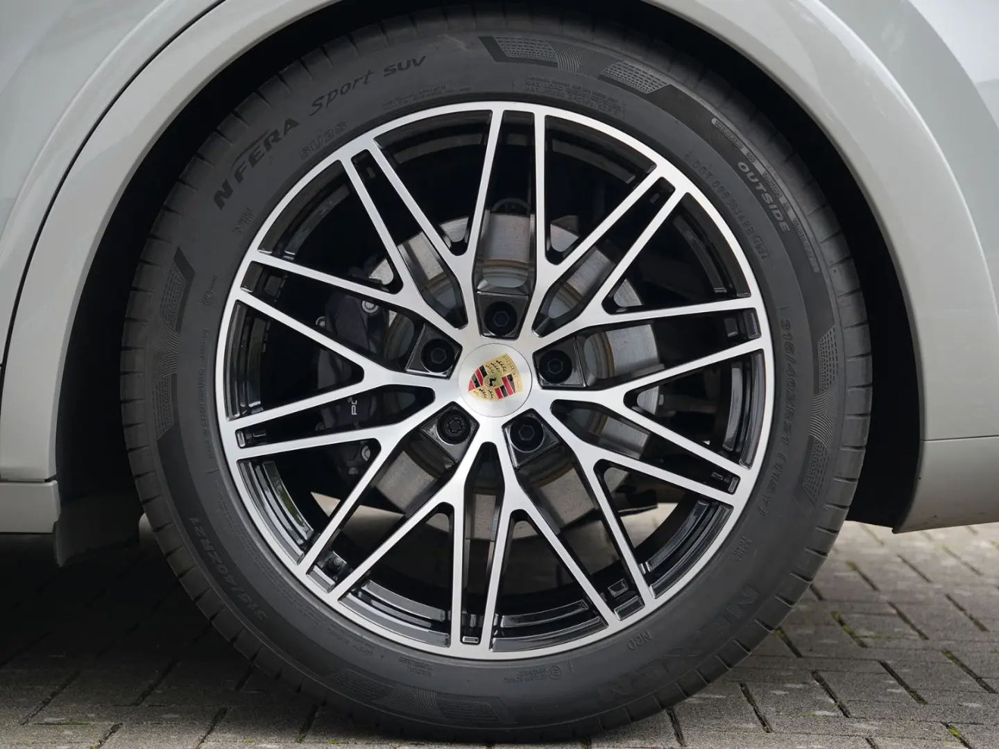 E-Hybrid Coupé SPORTDESIGN-PAKET-INNODRIVE-BOSE