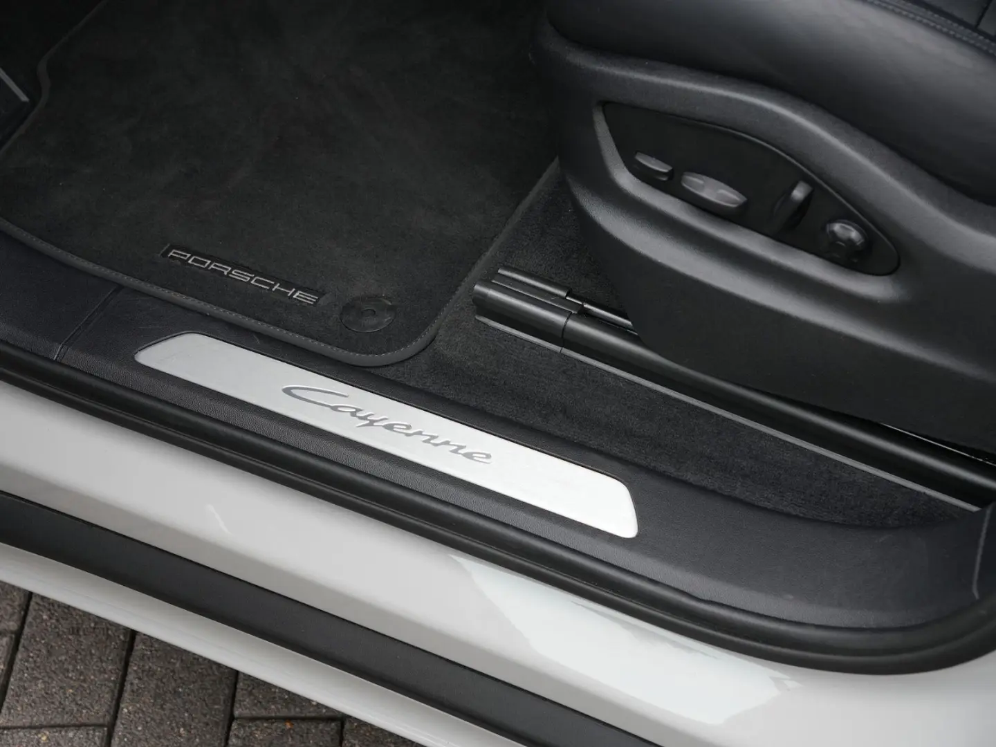 E-Hybrid Coupé SPORTDESIGN-PAKET-INNODRIVE-BOSE