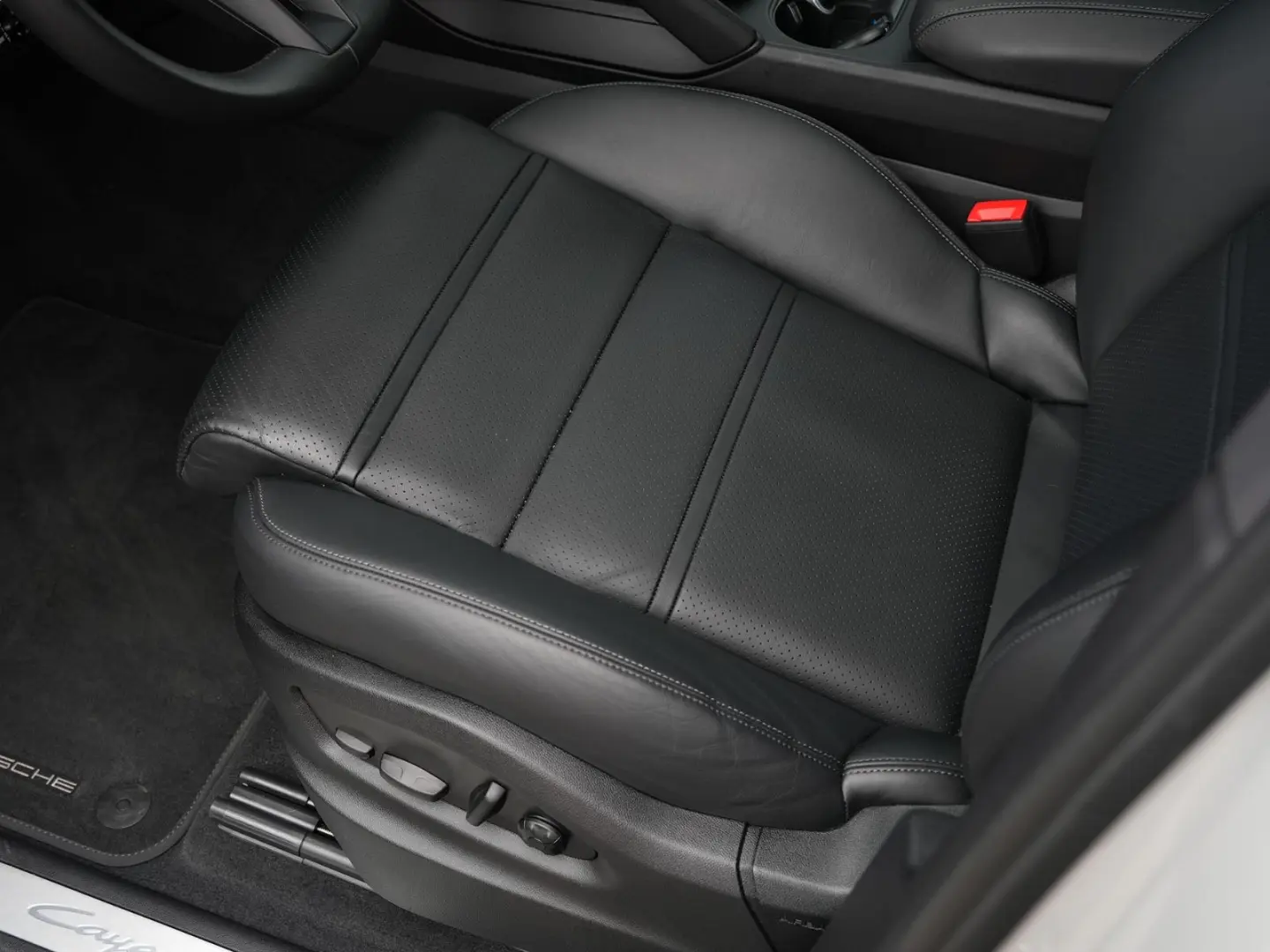 E-Hybrid Coupé SPORTDESIGN-PAKET-INNODRIVE-BOSE