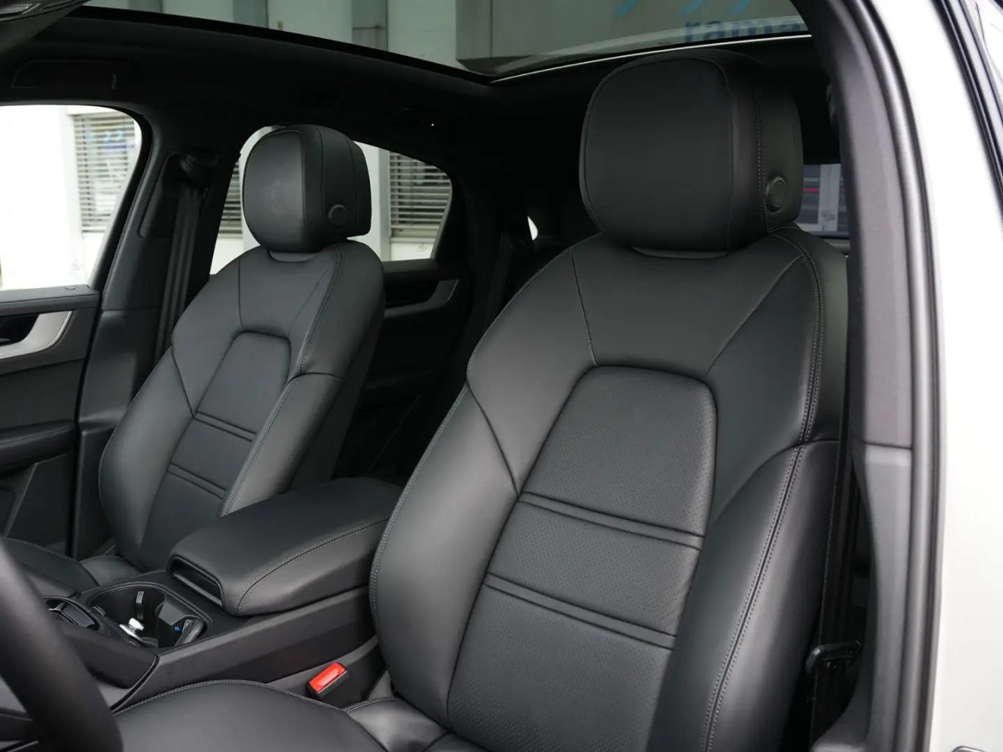 E-Hybrid Coupé SPORTDESIGN-PAKET-INNODRIVE-BOSE