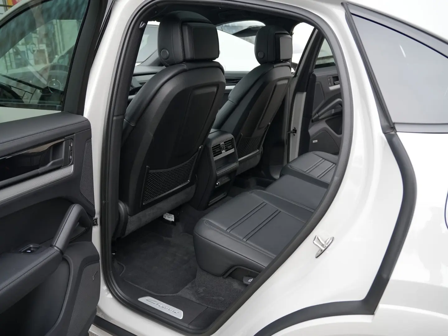 E-Hybrid Coupé SPORTDESIGN-PAKET-INNODRIVE-BOSE