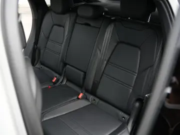 E-Hybrid Coupé SPORTDESIGN-PAKET-INNODRIVE-BOSE