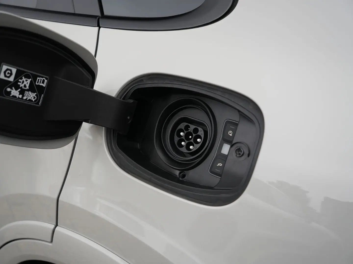 E-Hybrid Coupé SPORTDESIGN-PAKET-INNODRIVE-BOSE