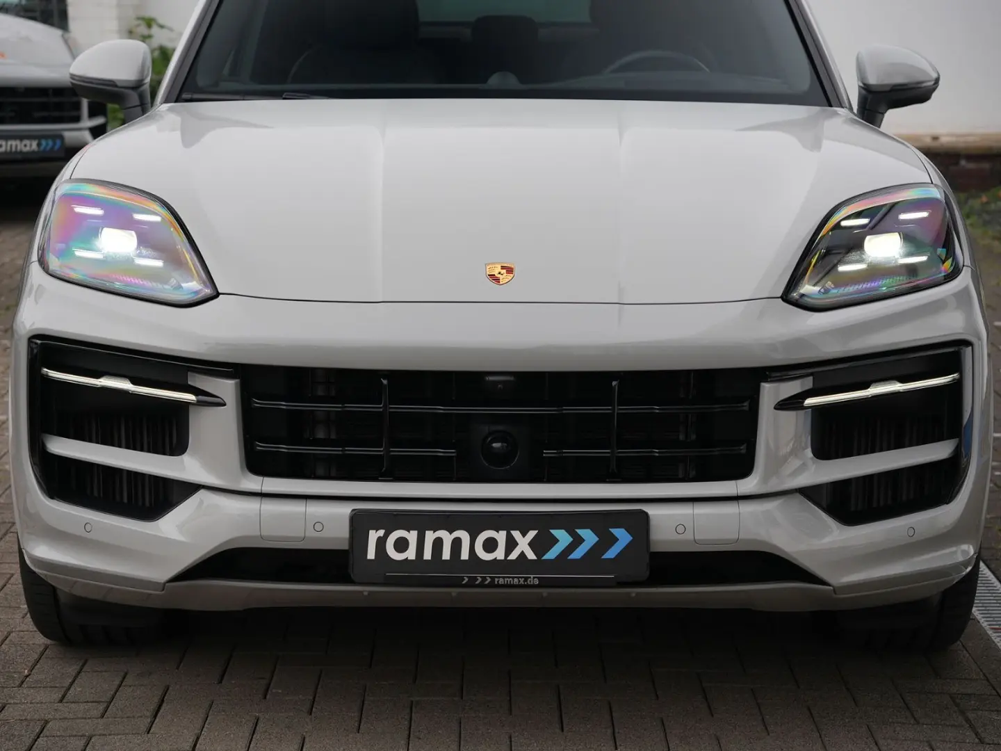 E-Hybrid Coupé SPORTDESIGN-PAKET-INNODRIVE-BOSE