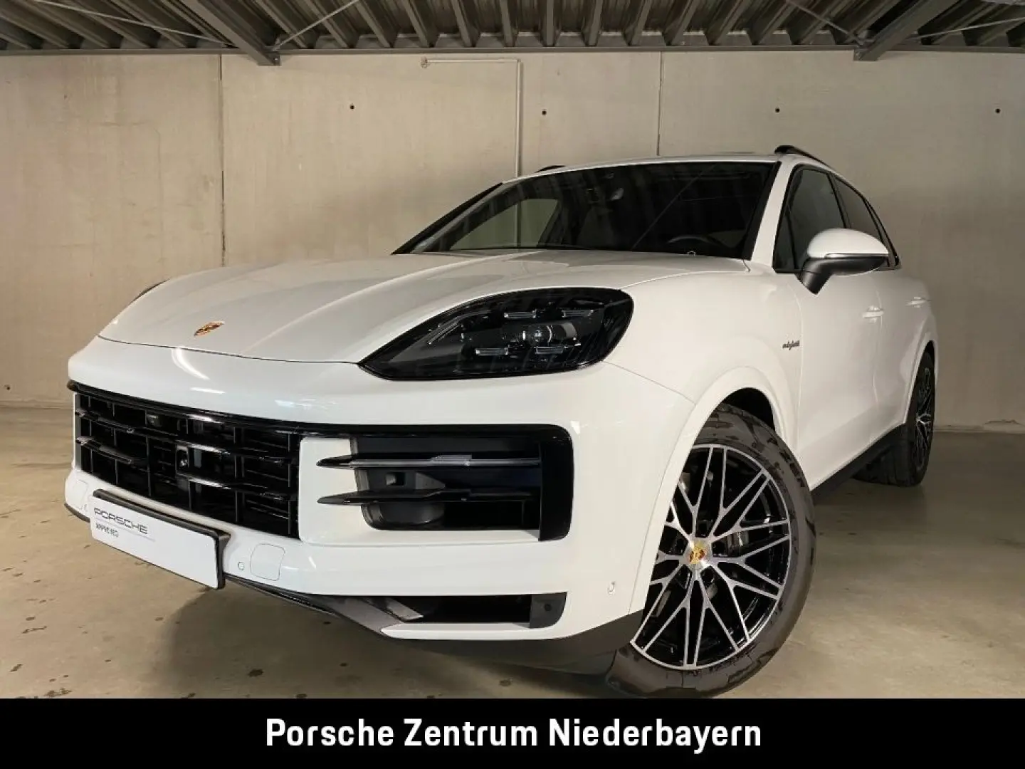 Cayenne E-Hybrid   Nachtsicht   InnoDrive