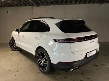 Cayenne E-Hybrid   Nachtsicht   InnoDrive