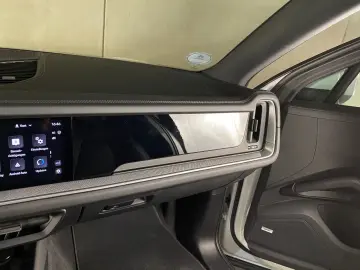 Cayenne E-Hybrid   Nachtsicht   InnoDrive