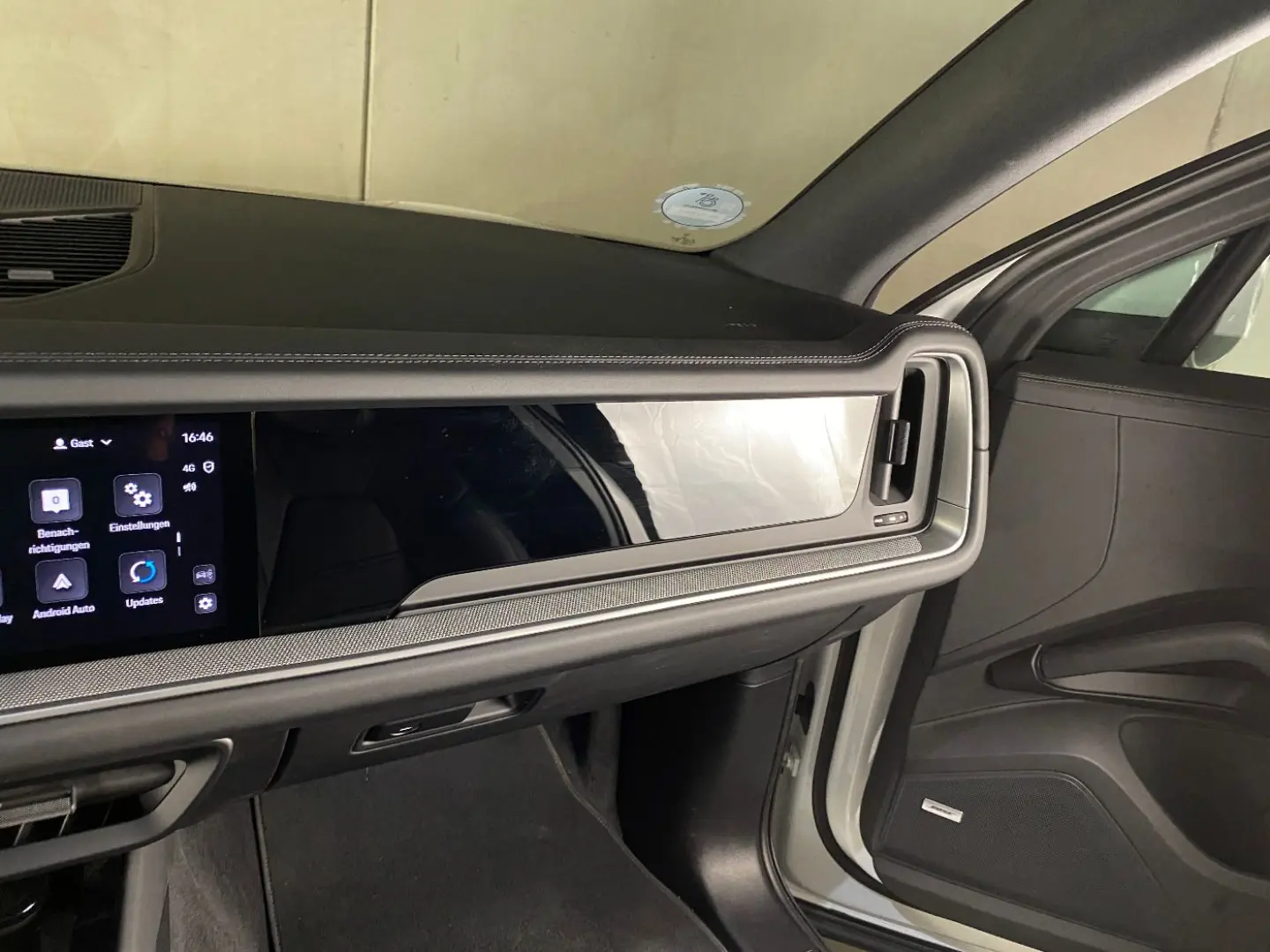 Cayenne E-Hybrid   Nachtsicht   InnoDrive