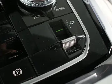 X5 xDr.50e M Sport Pro AHK Widescreen 2Achs HiF