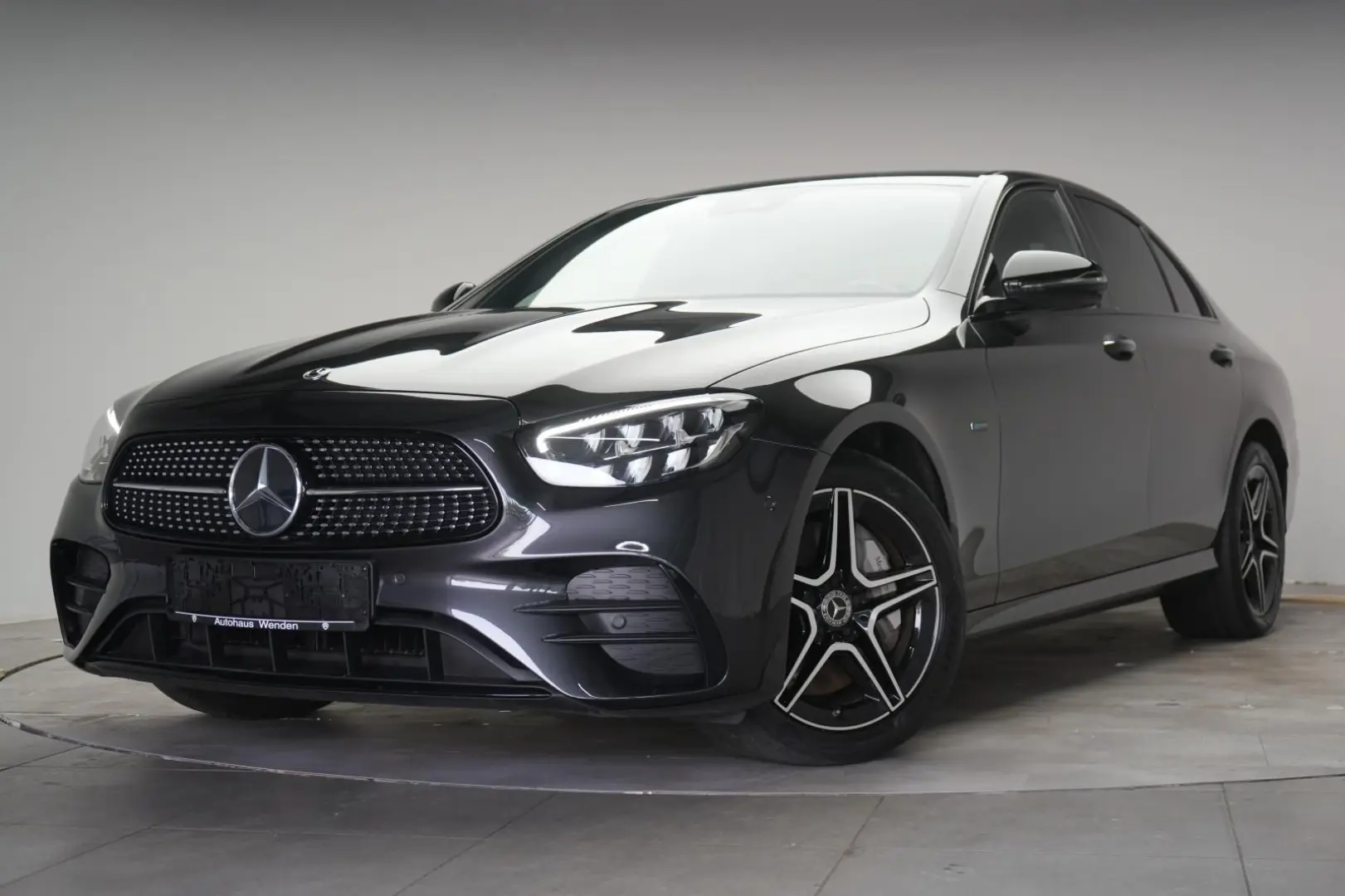 E 300 de 9G-Tronic AMG Navi Temp Kamera Burmeste