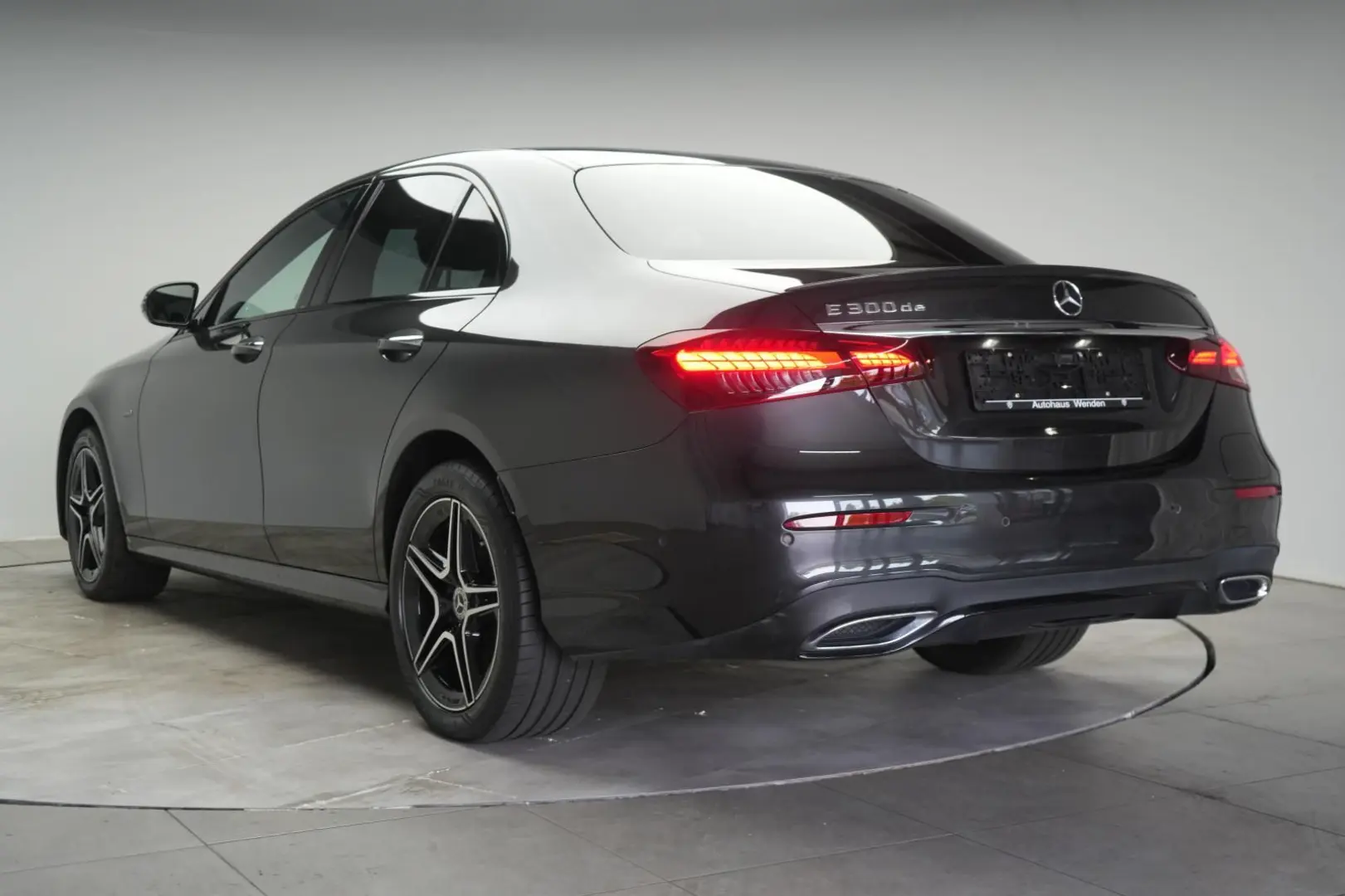 E 300 de 9G-Tronic AMG Navi Temp Kamera Burmeste