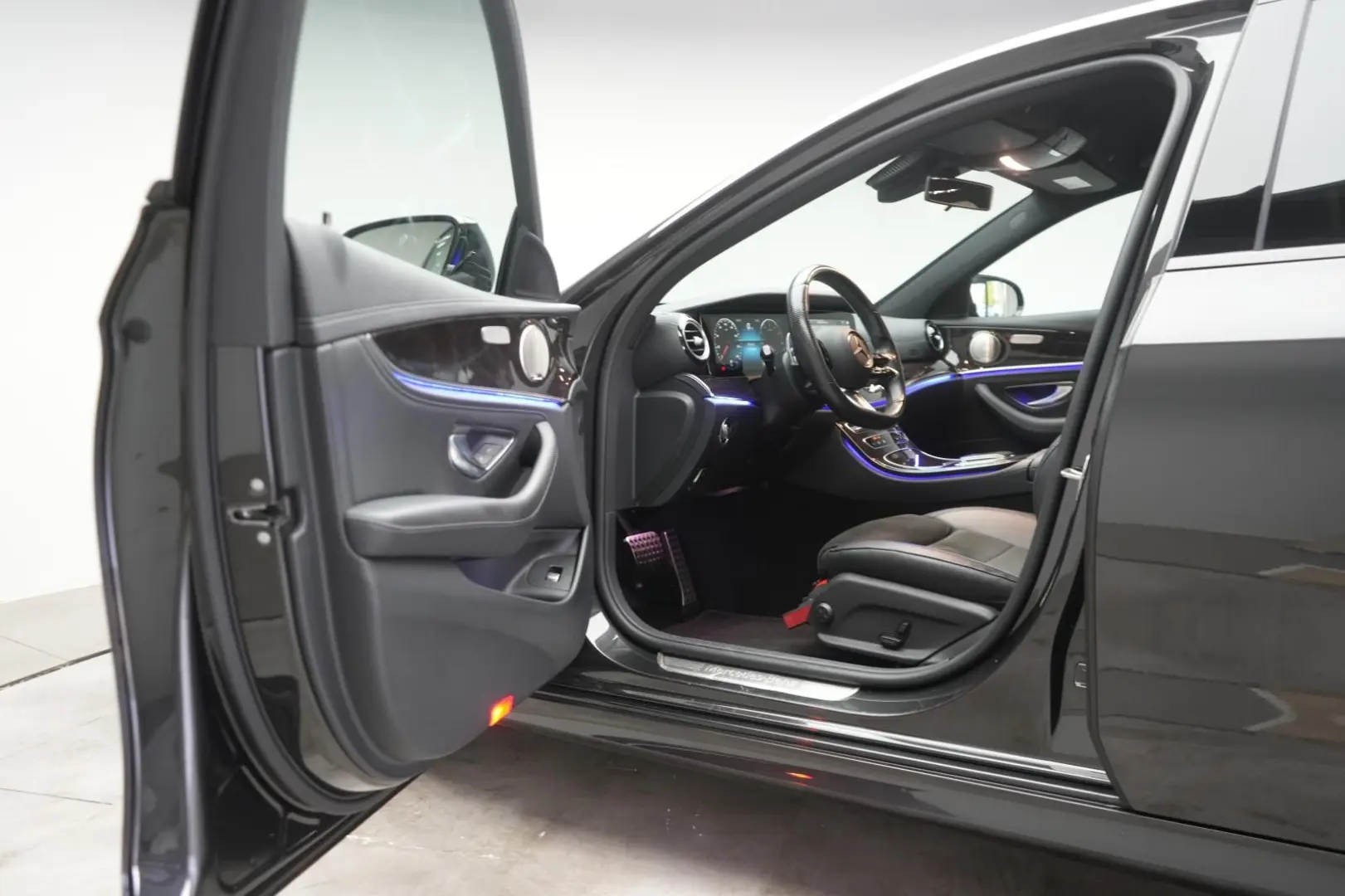 E 300 de 9G-Tronic AMG Navi Temp Kamera Burmeste