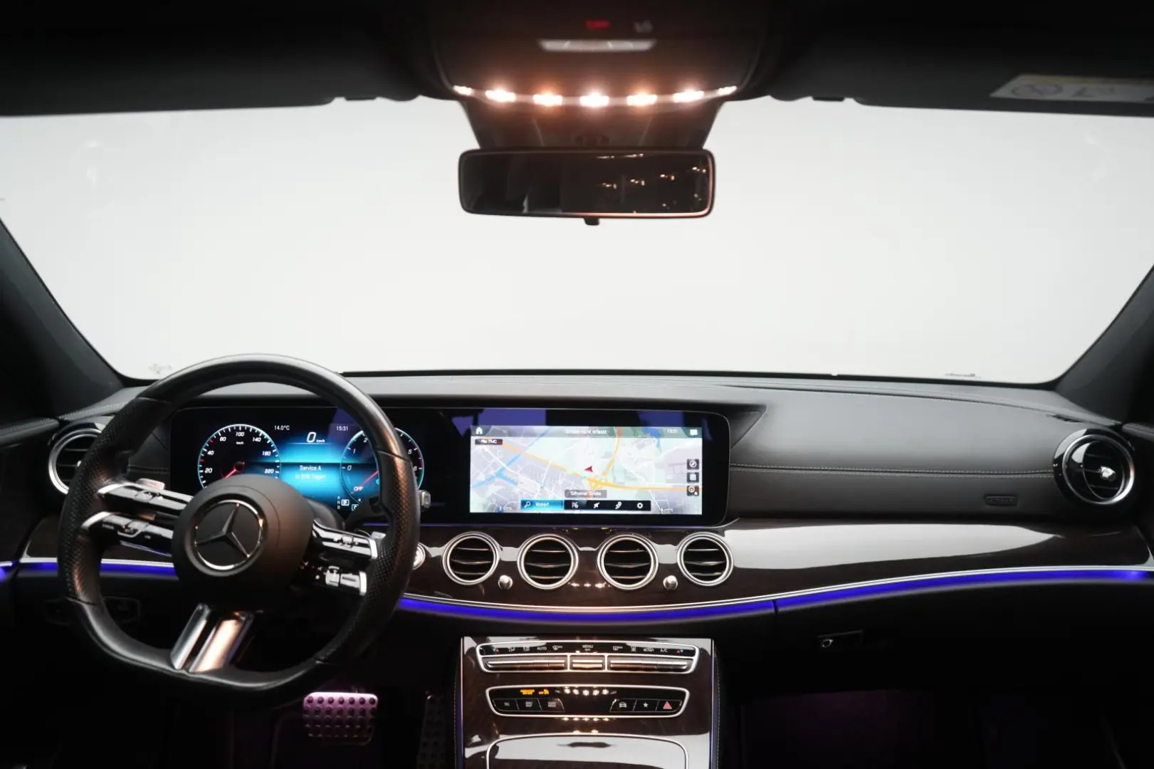 E 300 de 9G-Tronic AMG Navi Temp Kamera Burmeste