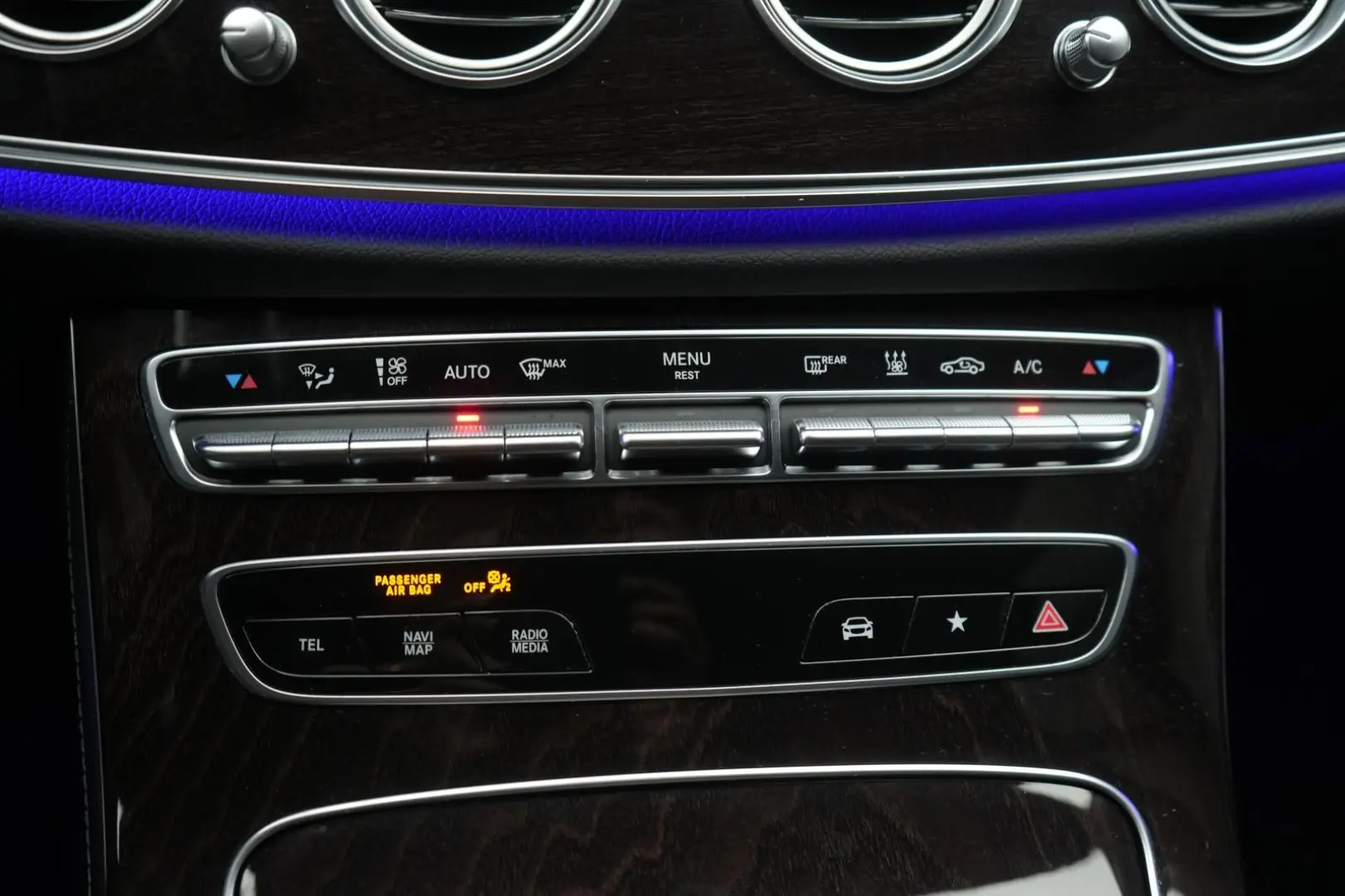 E 300 de 9G-Tronic AMG Navi Temp Kamera Burmeste