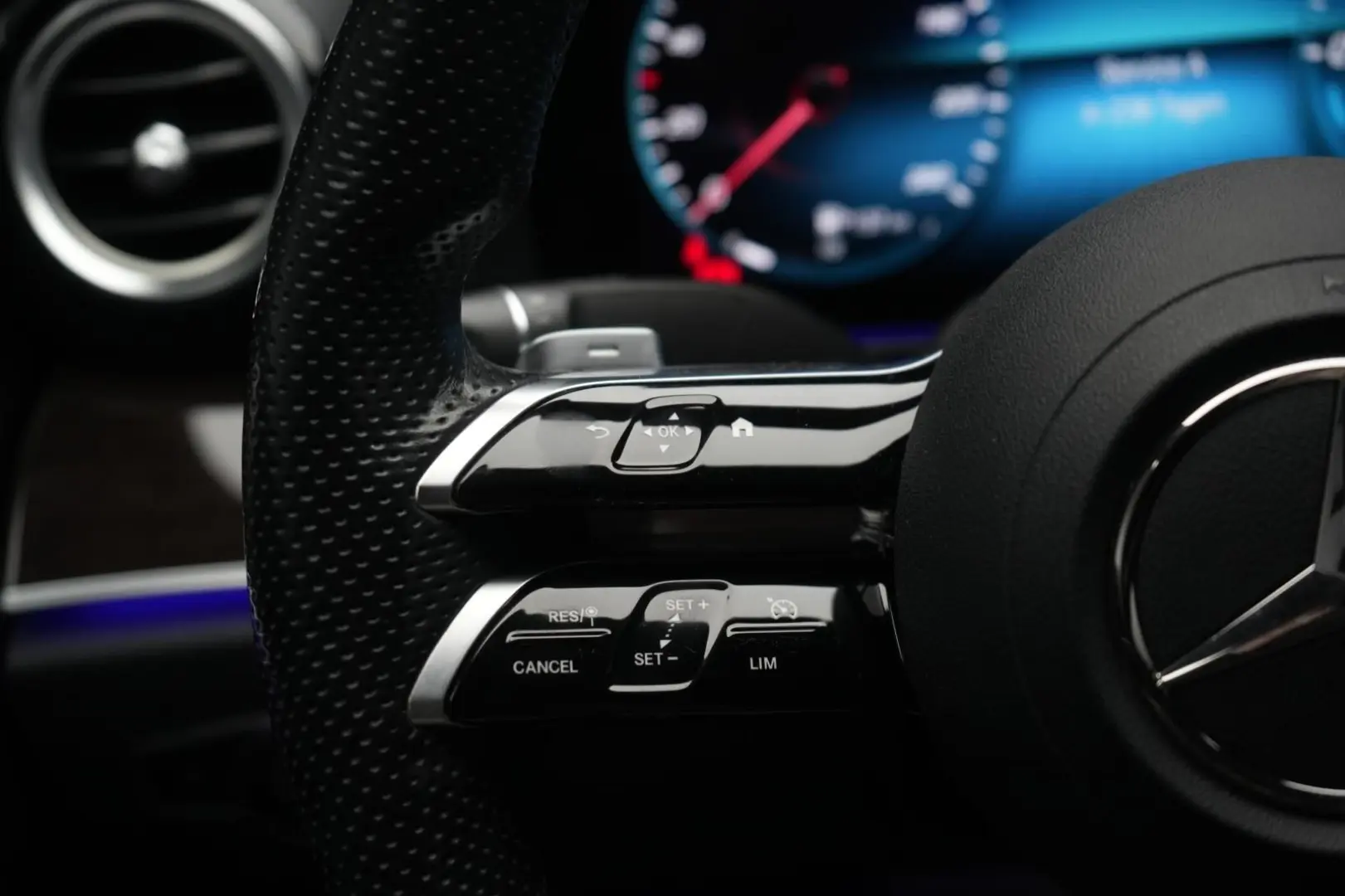 E 300 de 9G-Tronic AMG Navi Temp Kamera Burmeste