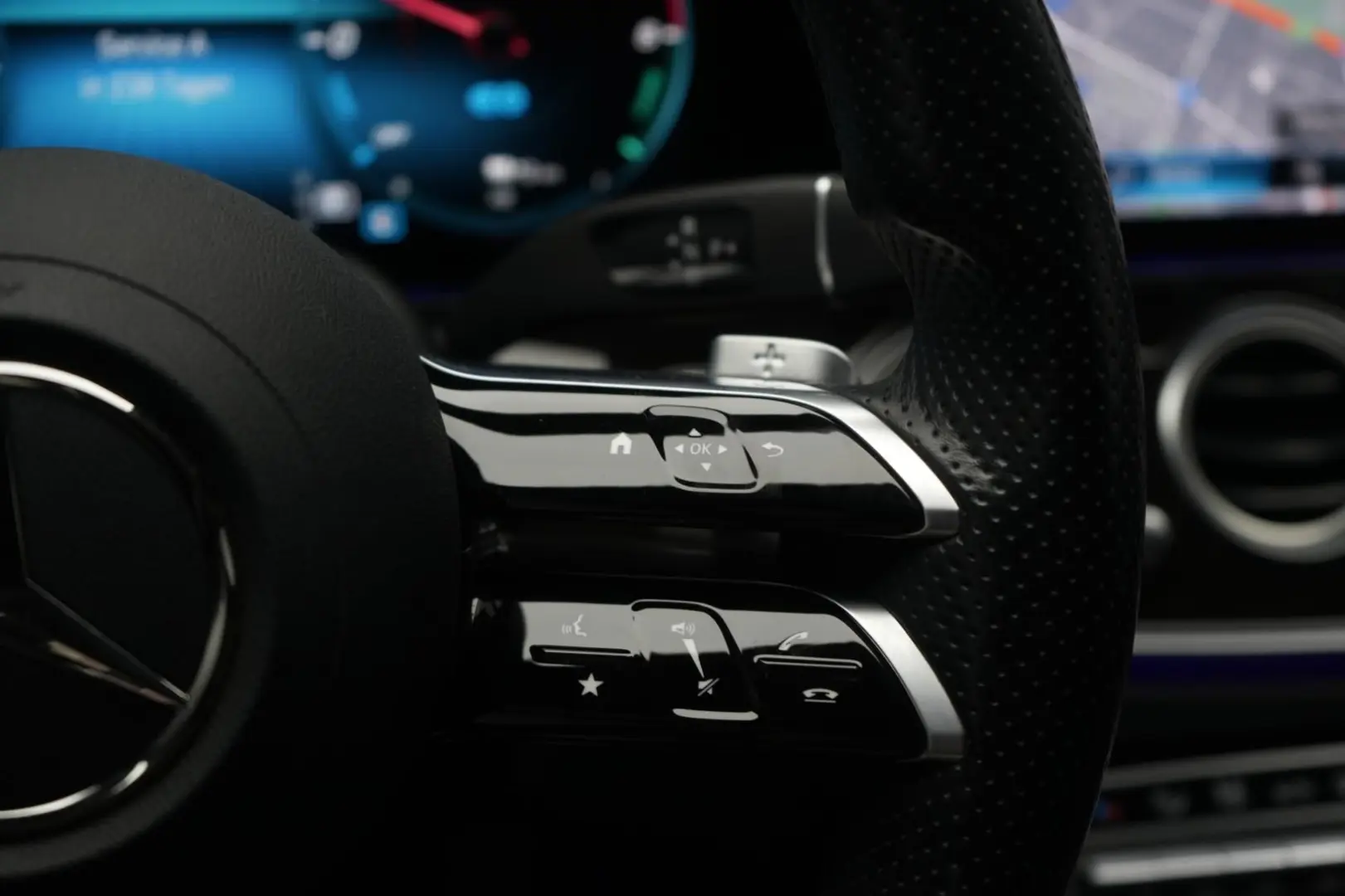 E 300 de 9G-Tronic AMG Navi Temp Kamera Burmeste