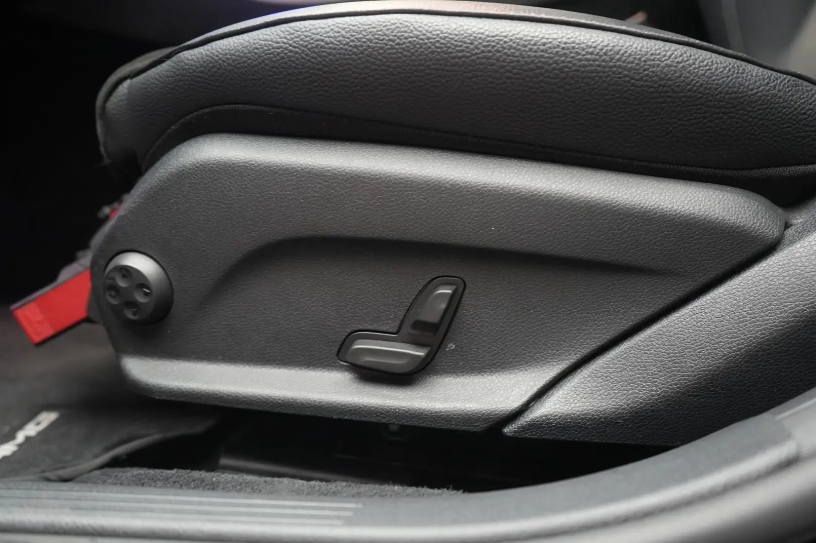 E 300 de 9G-Tronic AMG Navi Temp Kamera Burmeste