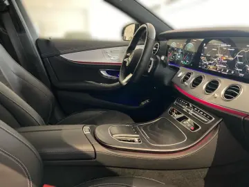 E 300 de 4M AMG NIGHT DISTR PLUS 360  MULTIBEAM