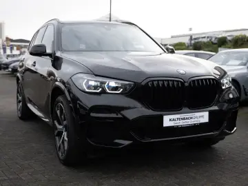 X5 xDrive 45e M-Sport PANO AHK HUD LASER LED ACC