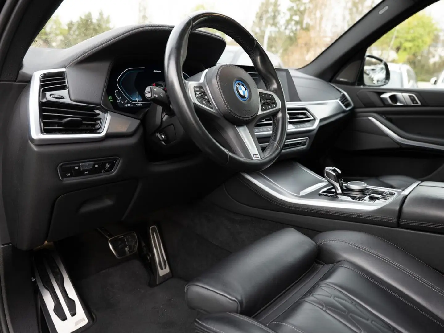 X5 xDrive 45e M-Sport PANO AHK HUD LASER LED ACC