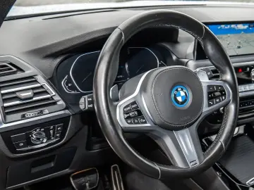 X3 xDrive30e M Sport HUD