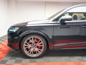 Audi SQ7 quattro TDI  4.0  AQ7