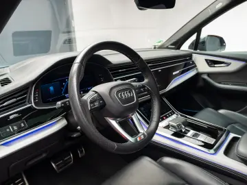 Audi SQ7 quattro TDI  4.0  AQ7