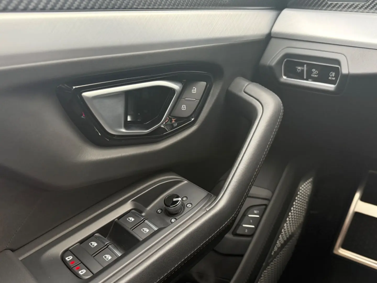 Urus B&O HeadUp Pano