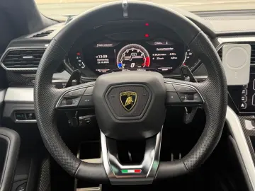 Urus B&O HeadUp Pano