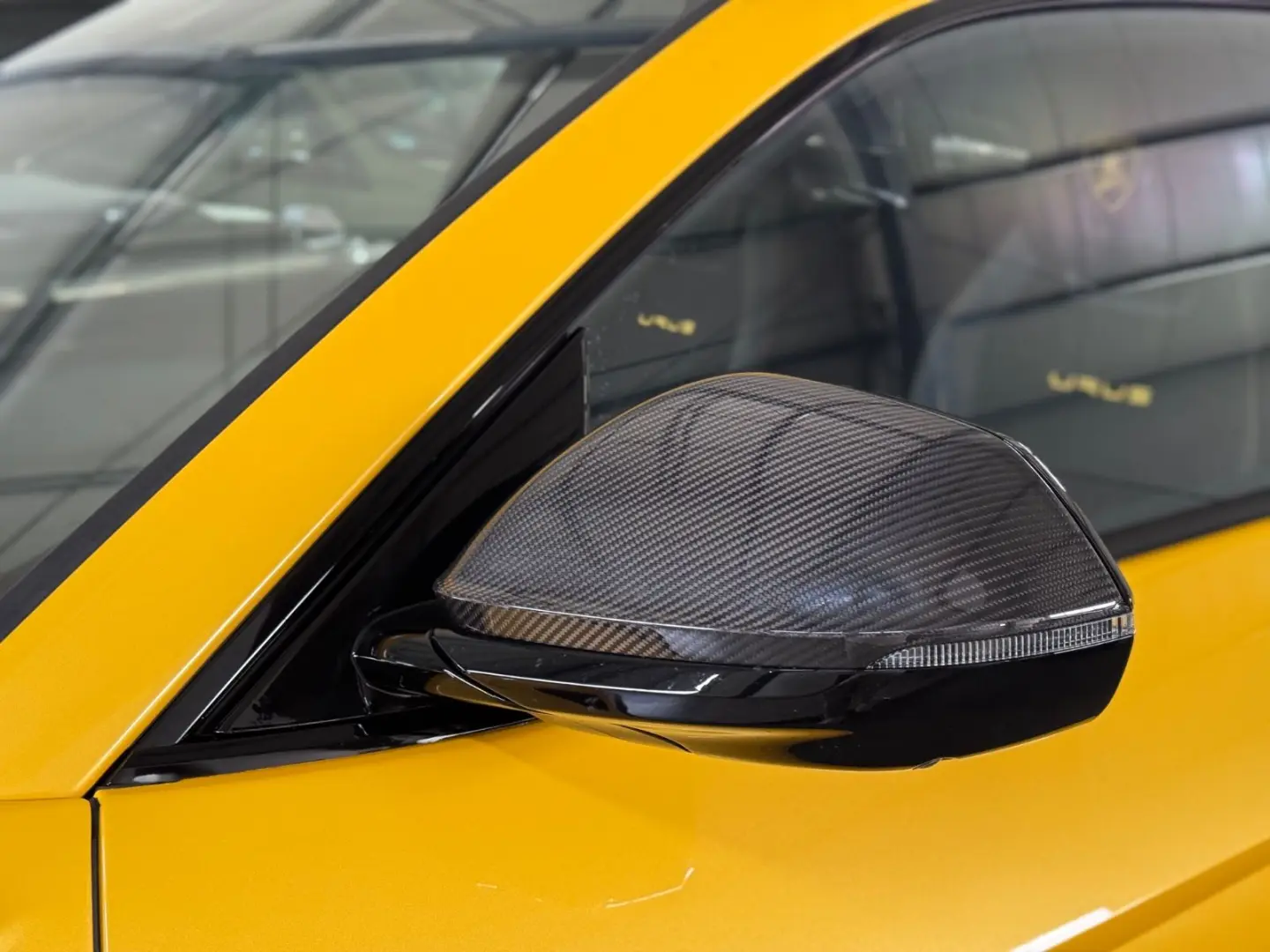 Urus 4.0 V8 Performante CARBON BANG&OLUFSEN 23