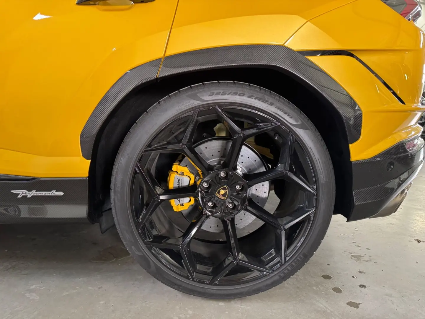 Urus 4.0 V8 Performante CARBON BANG&OLUFSEN 23