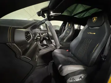 Urus 4.0 V8 Performante CARBON BANG&OLUFSEN 23