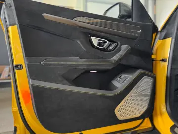 Urus 4.0 V8 Performante CARBON BANG&OLUFSEN 23