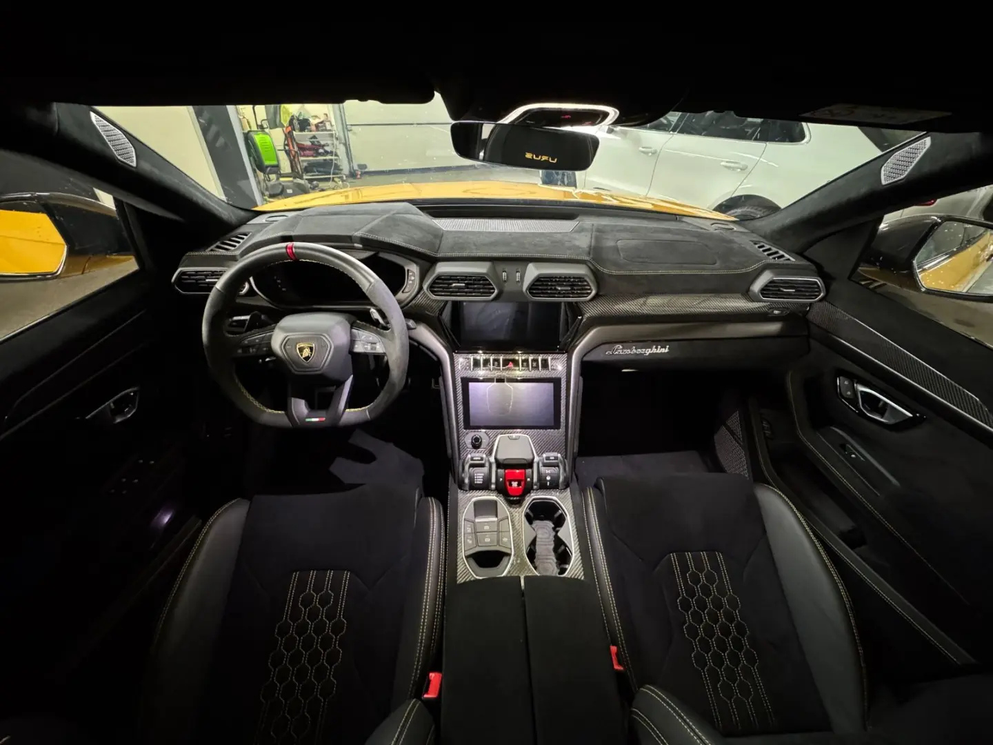 Urus 4.0 V8 Performante CARBON BANG&OLUFSEN 23