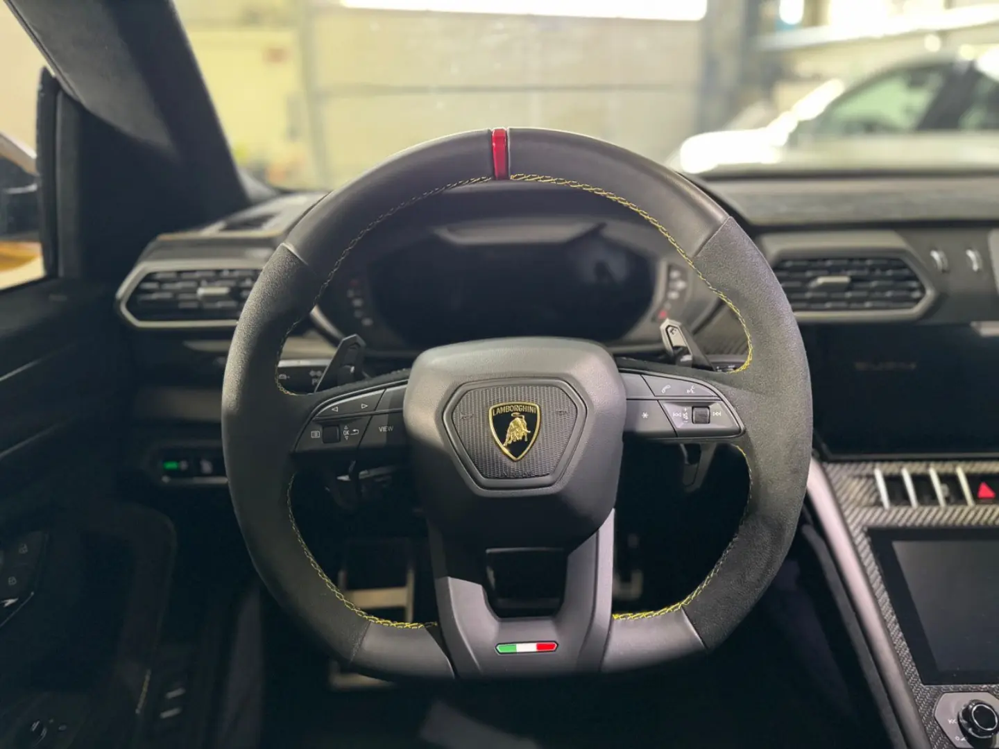 Urus 4.0 V8 Performante CARBON BANG&OLUFSEN 23