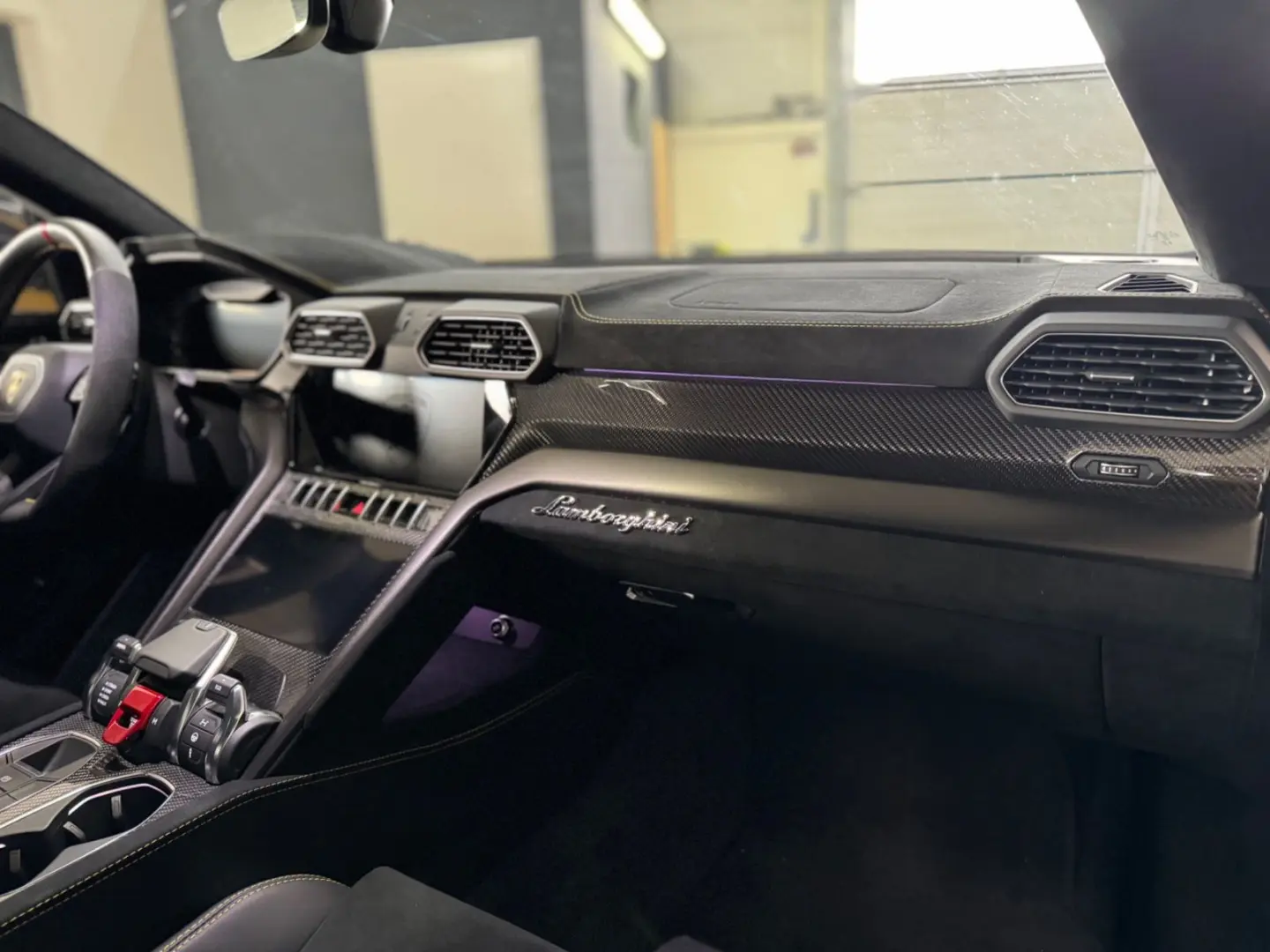 Urus 4.0 V8 Performante CARBON BANG&OLUFSEN 23