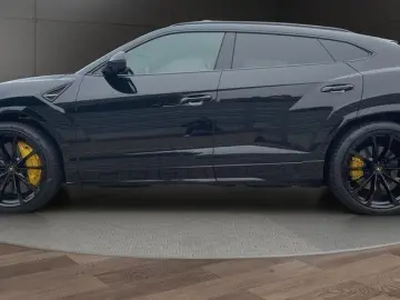 Urus B&O PANO 23  MASSAGE AMBIENTE