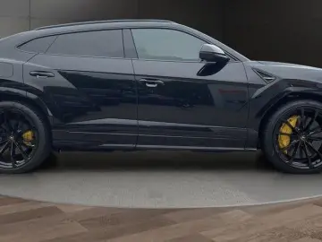 Urus B&O PANO 23  MASSAGE AMBIENTE