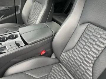 Urus B&O PANO 23  MASSAGE AMBIENTE