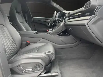 Urus B&O PANO 23  MASSAGE AMBIENTE