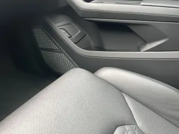 Urus B&O PANO 23  MASSAGE AMBIENTE