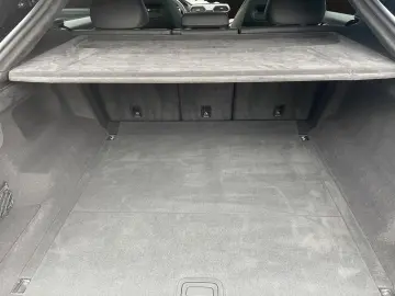 Urus B&O PANO 23  MASSAGE AMBIENTE