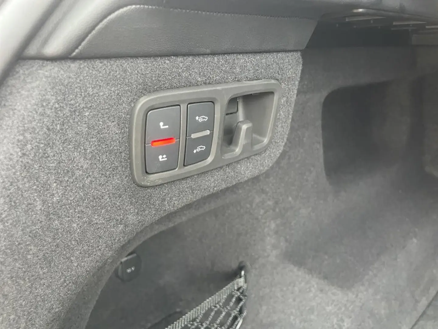 Urus B&O PANO 23  MASSAGE AMBIENTE