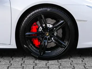 Huracán EVO RWD Spyder Bianco Monocerus