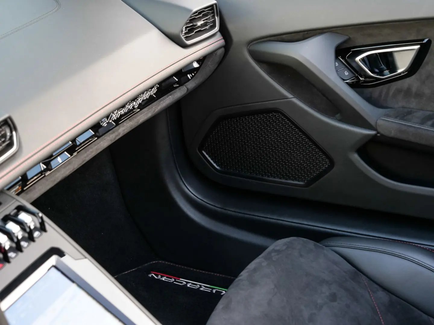 Huracán EVO RWD Spyder Bianco Monocerus