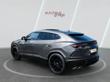 Urus Akrapovic KeramikPano Carbon HUD B&O