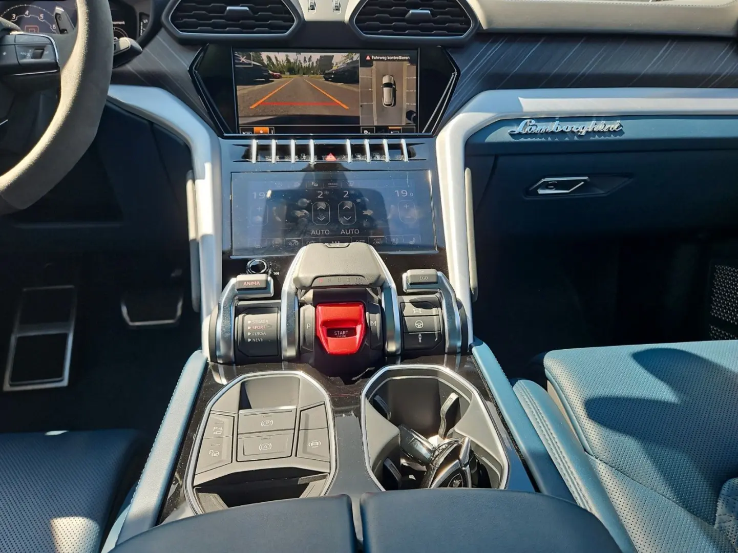 Urus Akrapovic KeramikPano Carbon HUD B&O