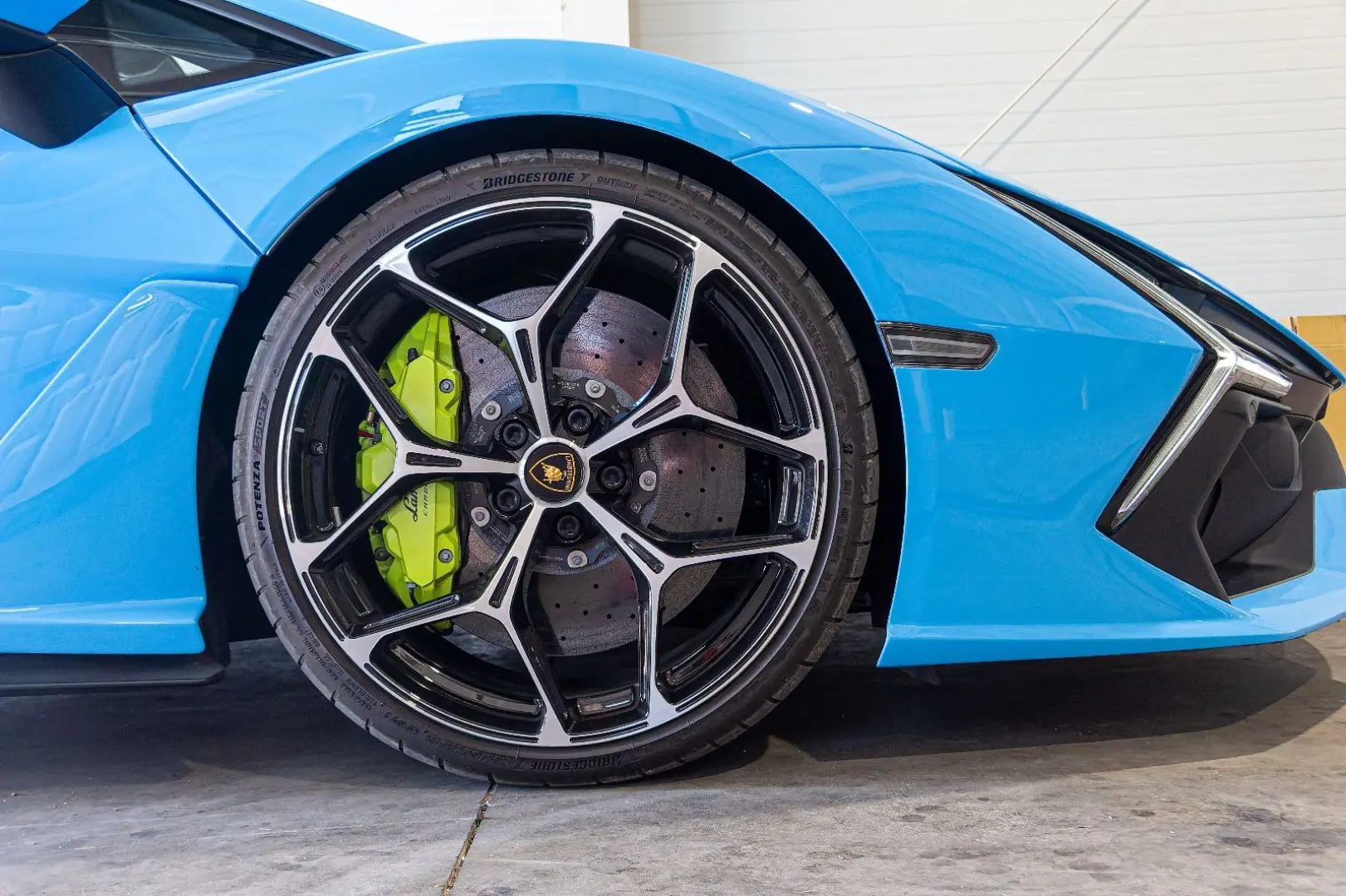 Revuelto 6.5 V12 HPEV LIFT.KERAMIK